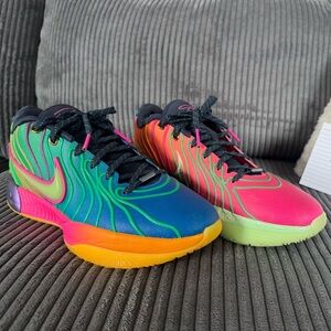 Men’s LeBron XXI Size 10 Sneakers